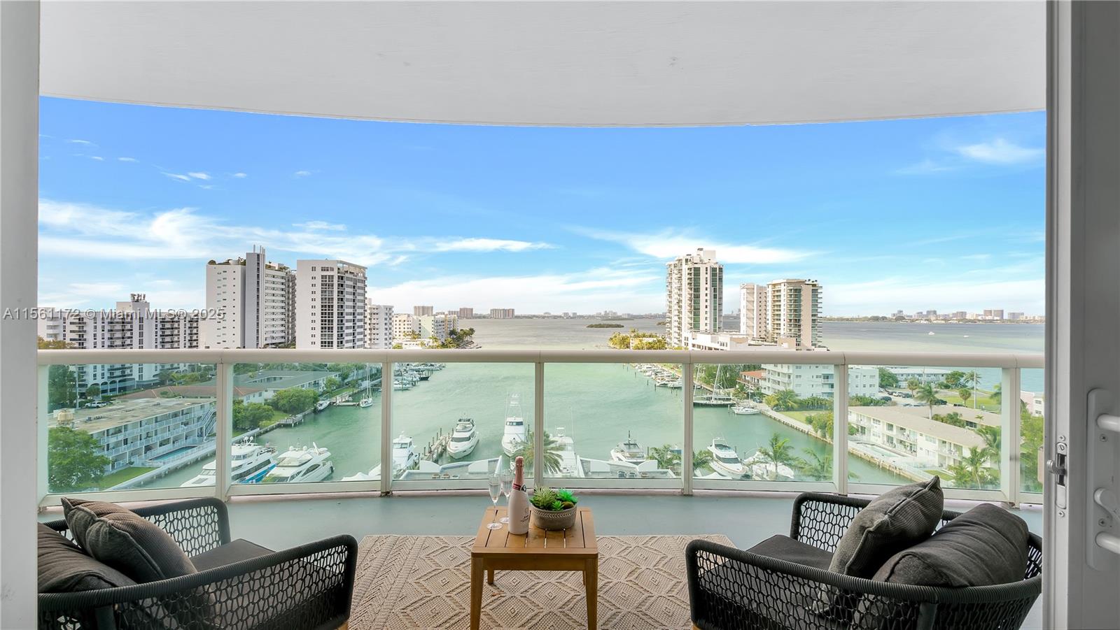 7900 Harbor Island Dr 1001