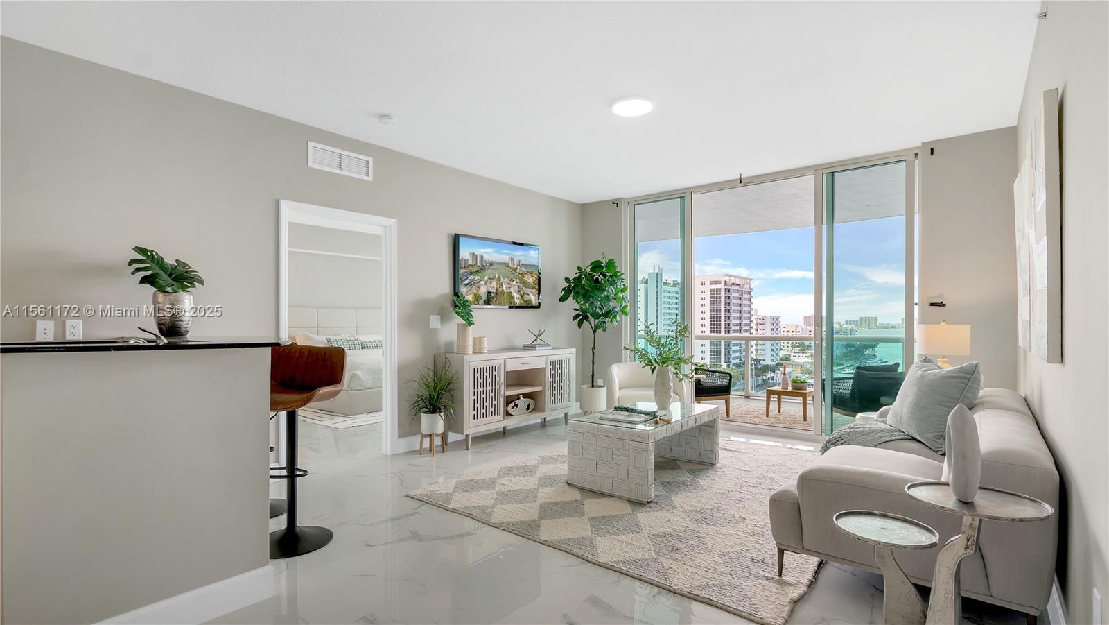 7900 Harbor Island Dr 1001