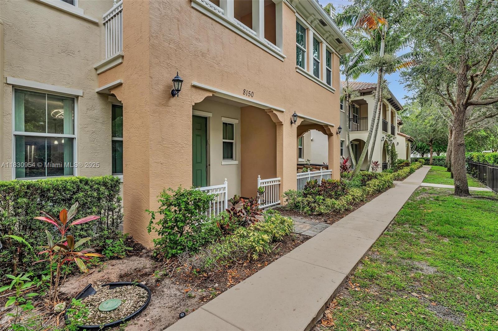 8150 Cascada Isles Dr