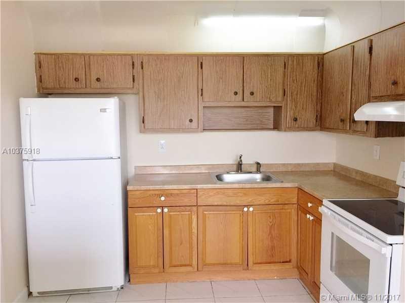 BROWARD GARDENS - Residential Lease