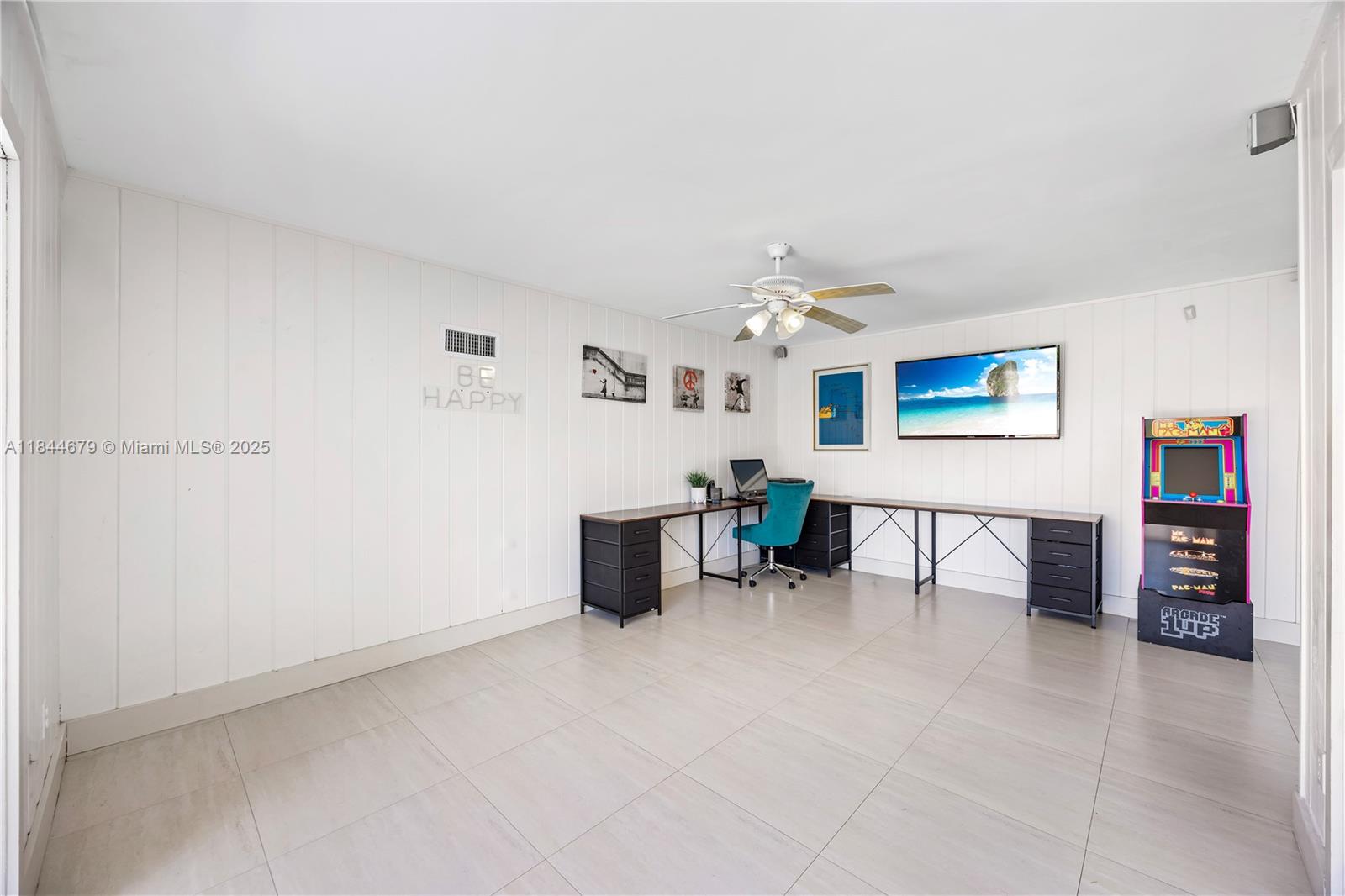 BLUE LAKE - Residential