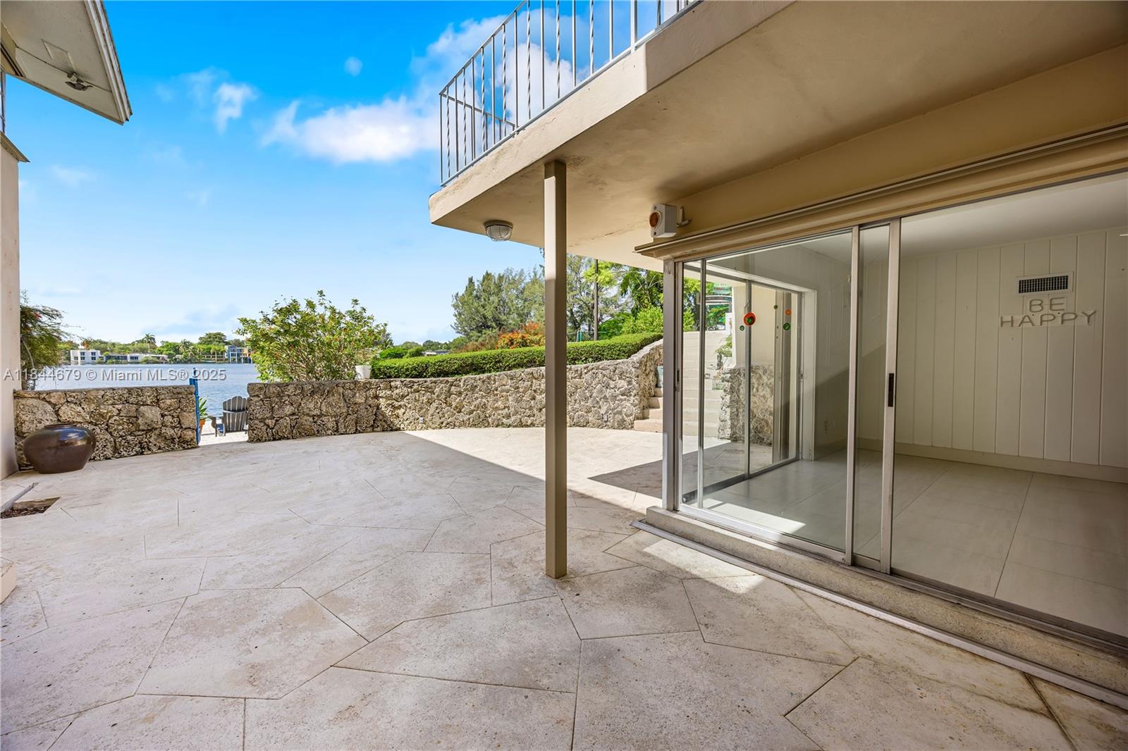 BLUE LAKE - Residential