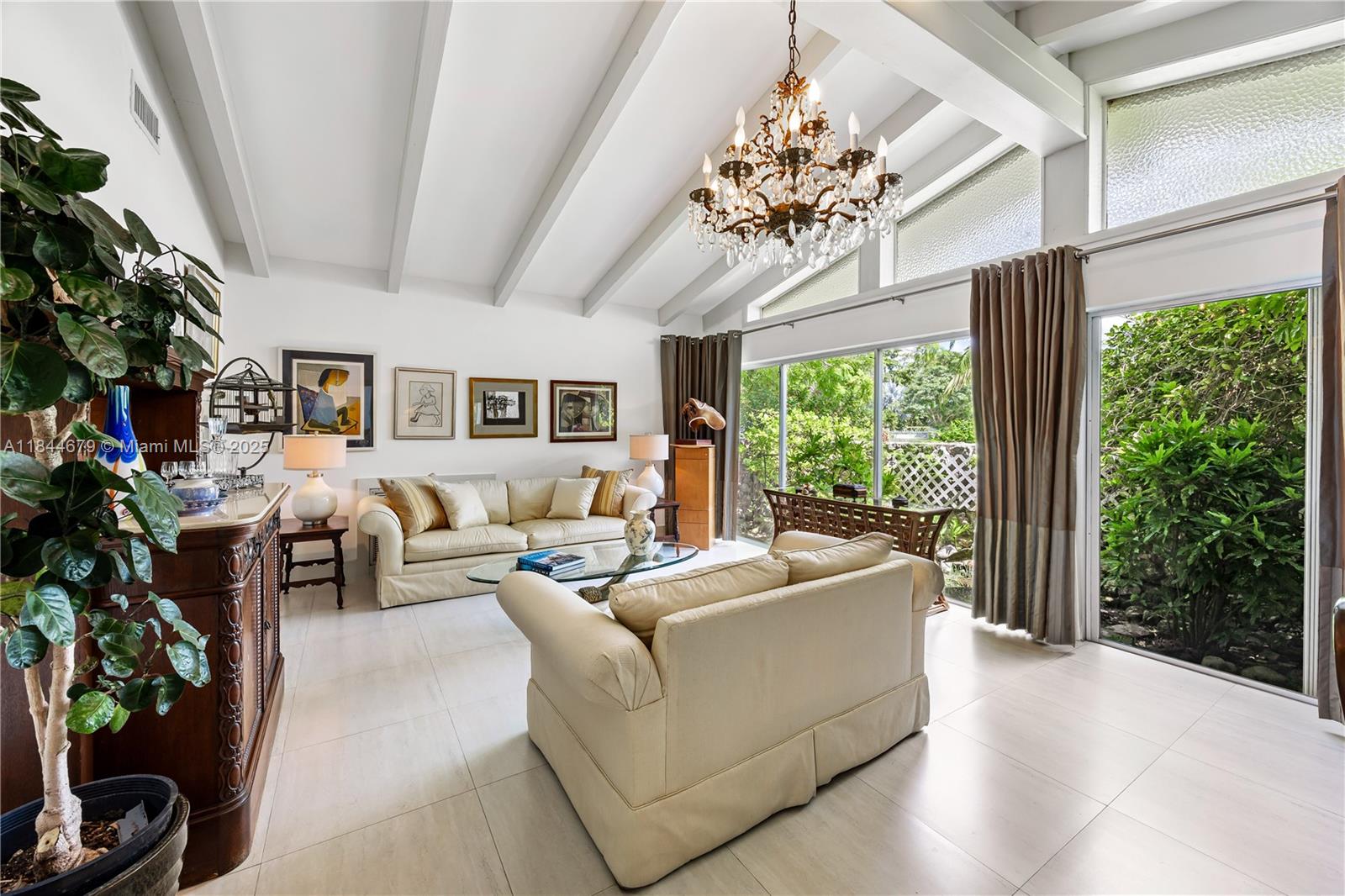 BLUE LAKE - Residential