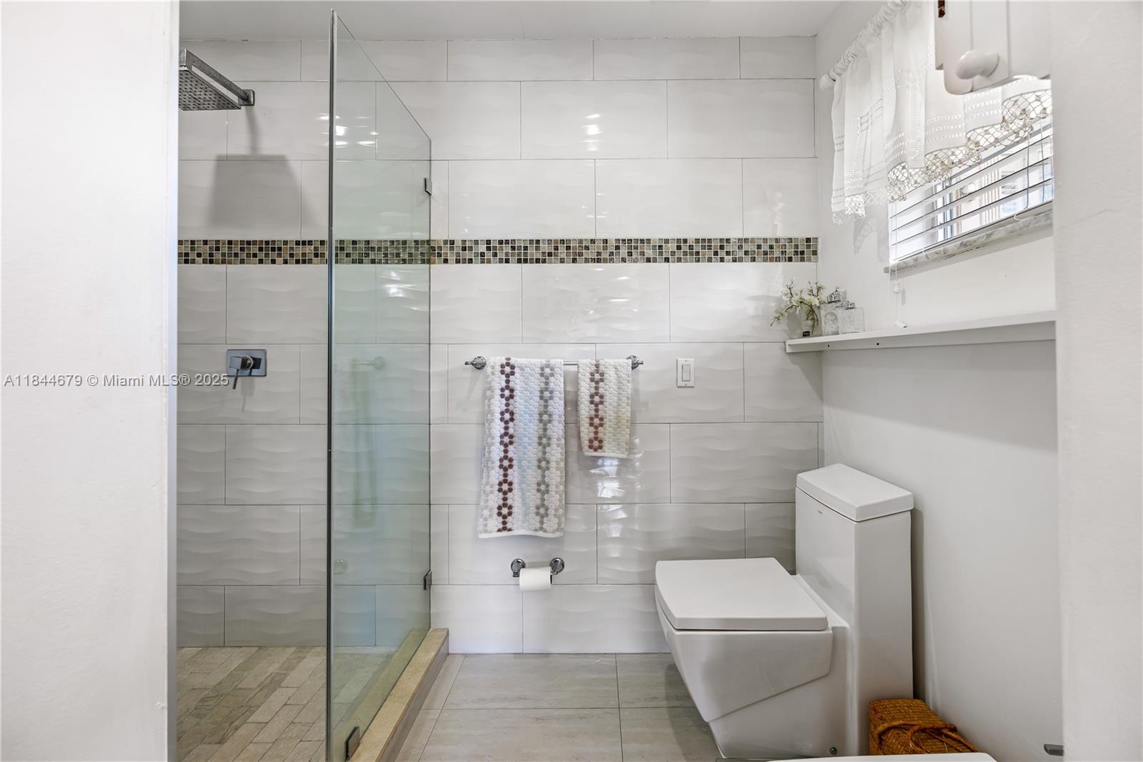 BLUE LAKE - Residential