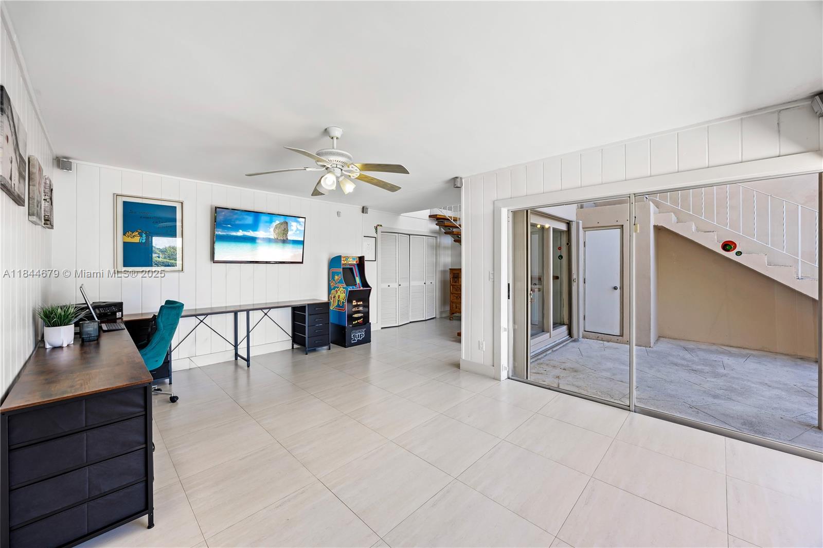 BLUE LAKE - Residential