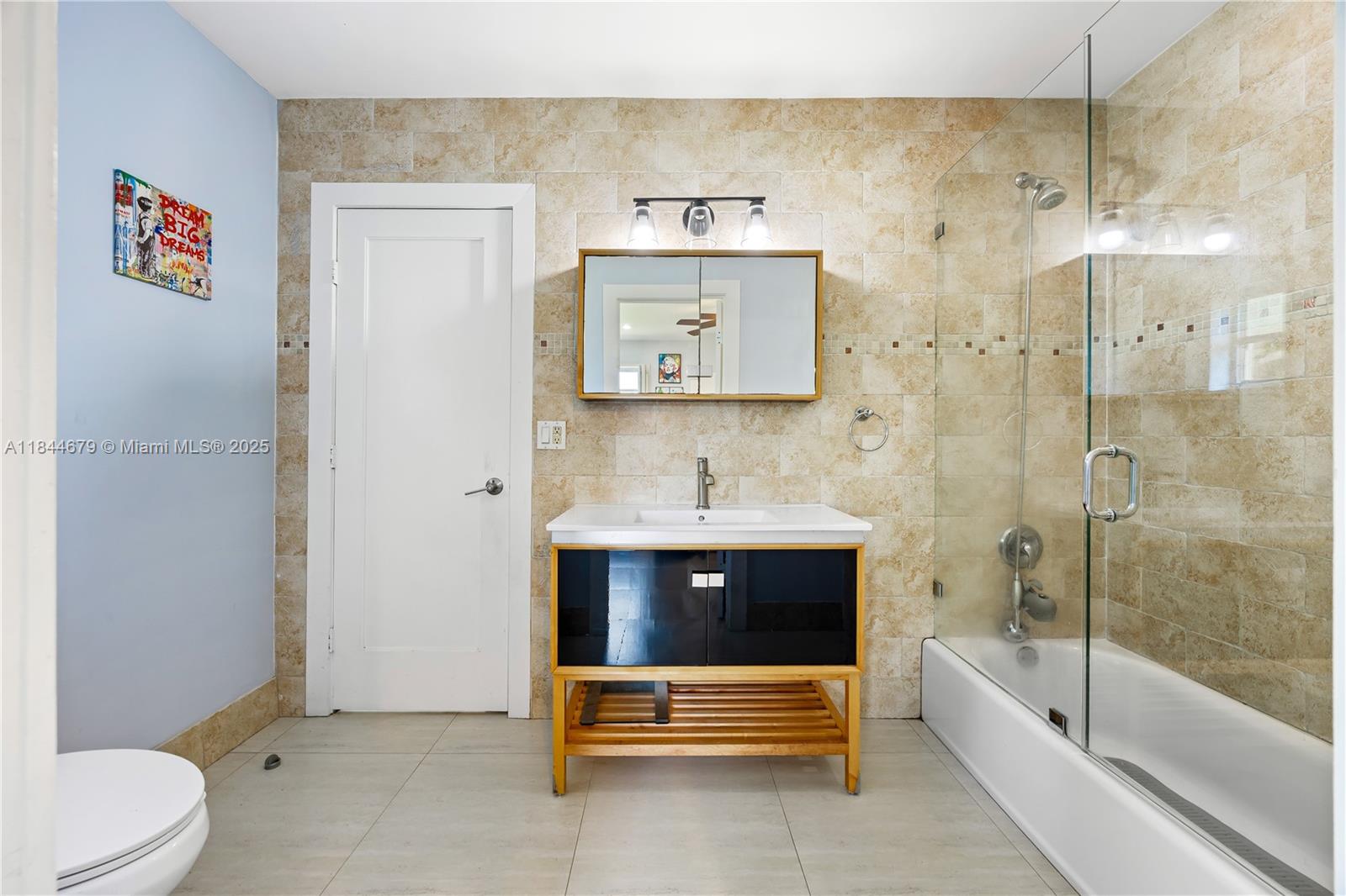 BLUE LAKE - Residential