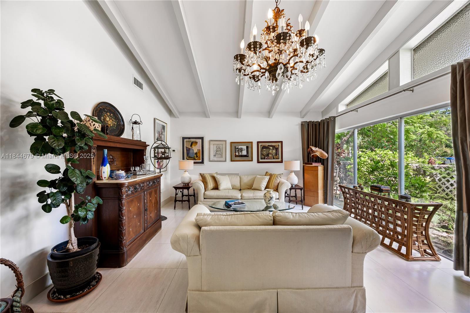 BLUE LAKE - Residential