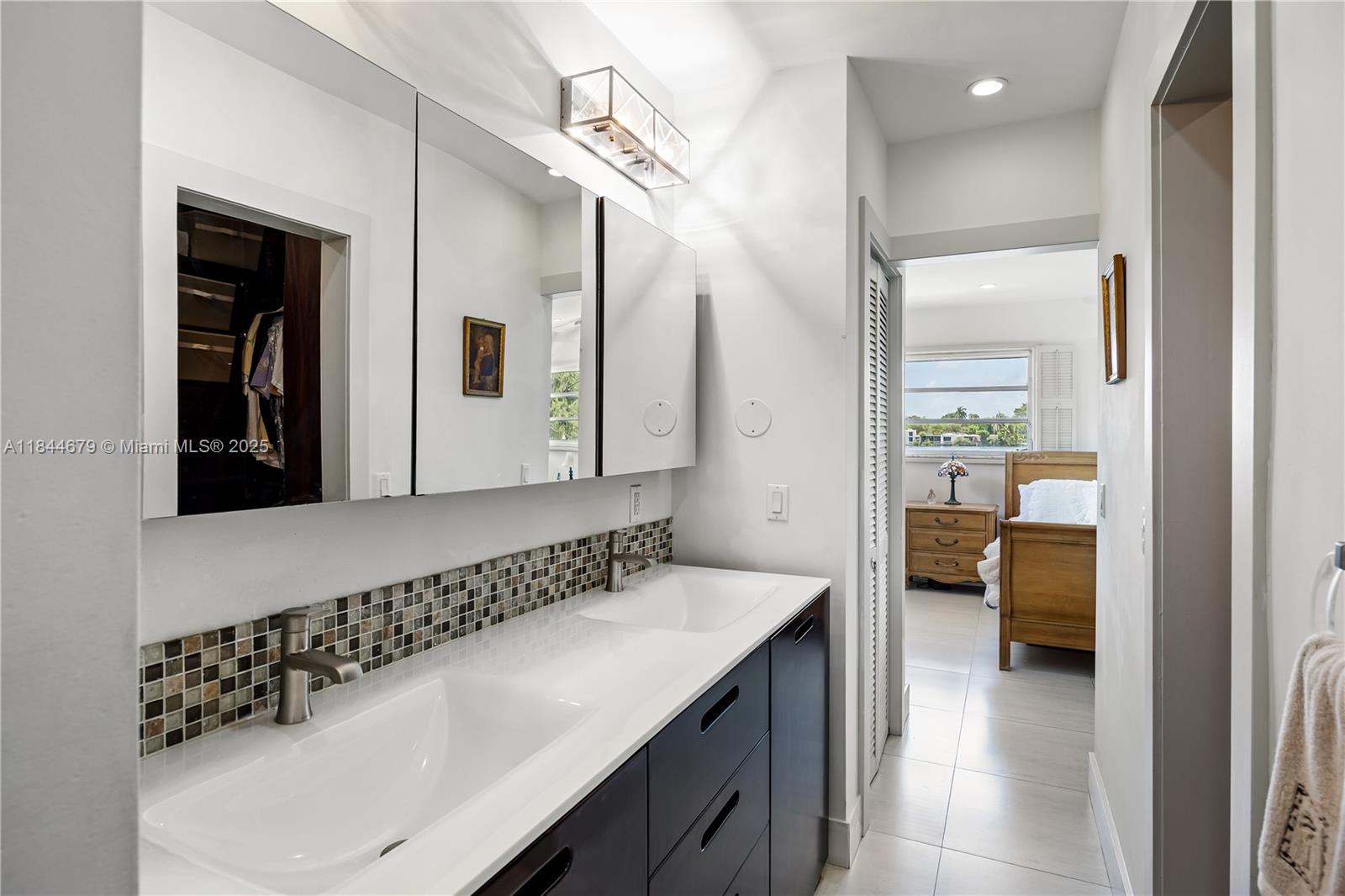 BLUE LAKE - Residential