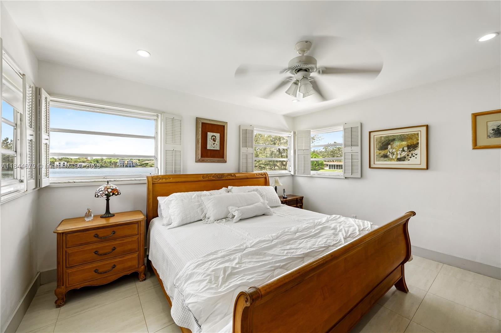 BLUE LAKE - Residential