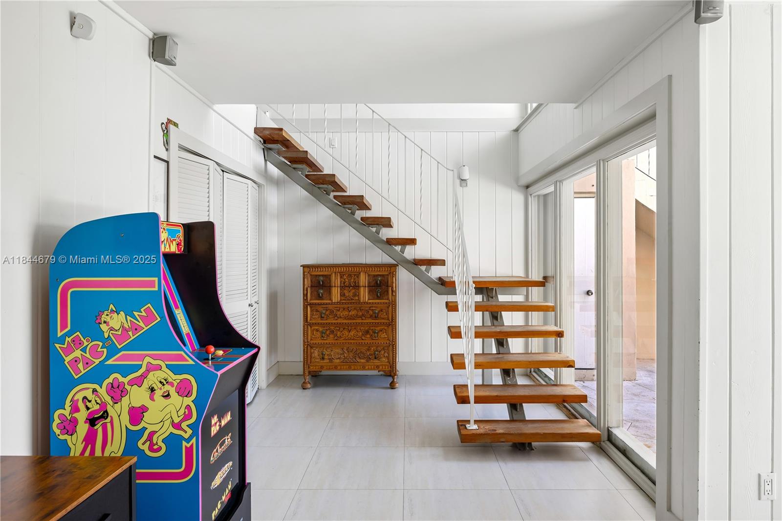 BLUE LAKE - Residential