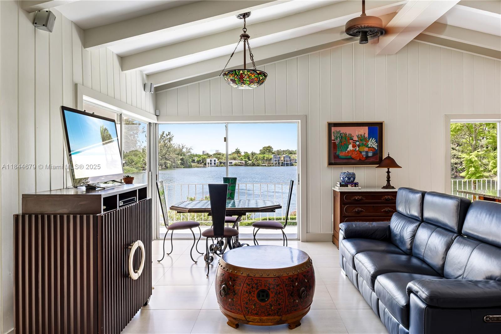 BLUE LAKE - Residential