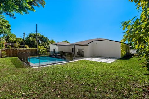 Tiny photo for 651 NE 172nd St, Miami, FL 33162 (MLS # A12027616)