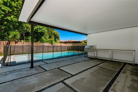 Tiny photo for 651 NE 172nd St, Miami, FL 33162 (MLS # A12027616)