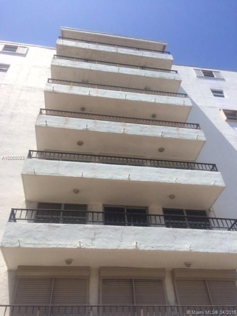 spacious 1 bed/1bath apto on the heart of SoBe 1 block to the ocean parking and balcony. tile floor granite counters great location , no pets laundry on premises
Easy to show on supra lock box