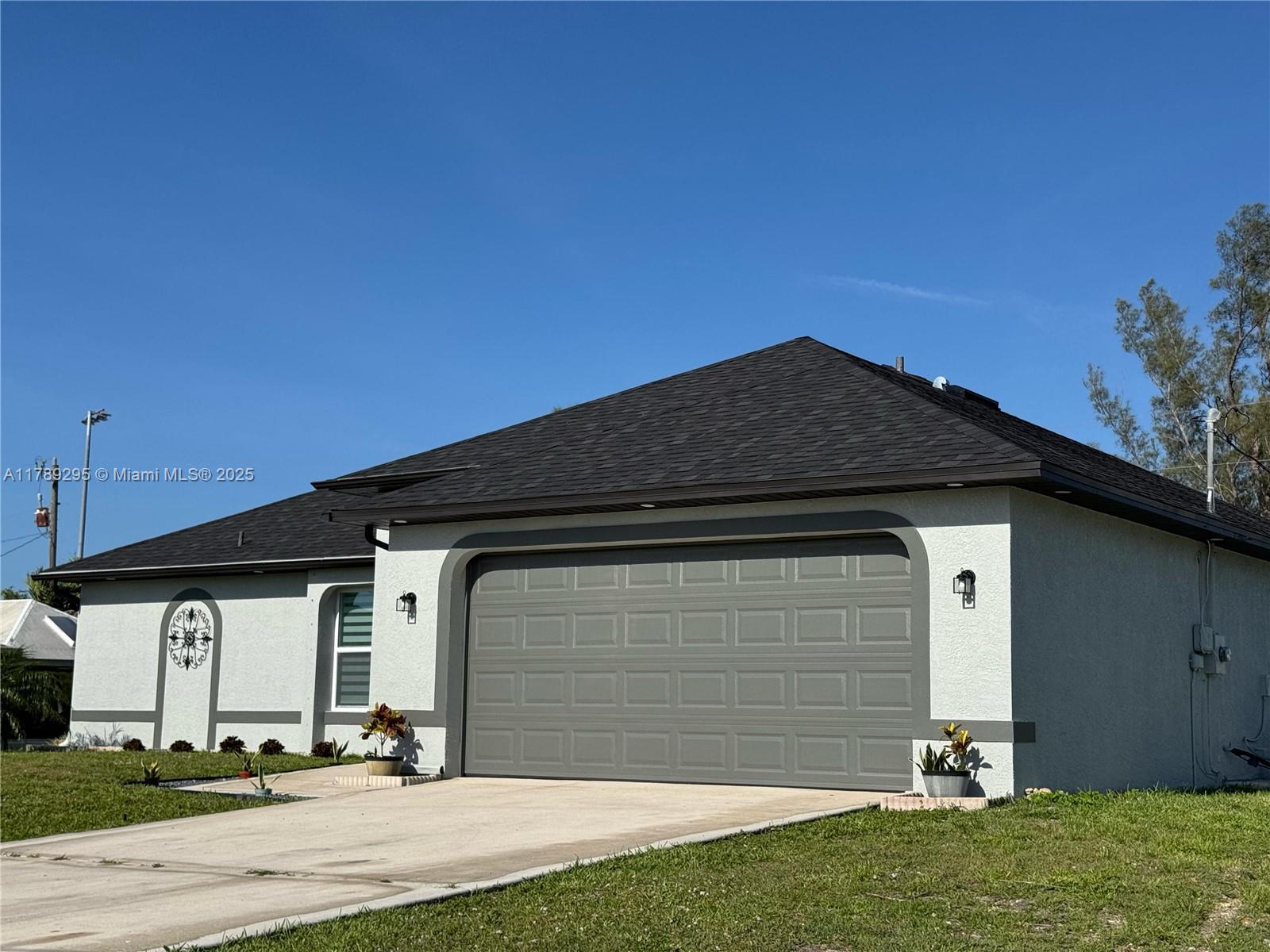 3408 Sw 17 Pl, Cape Coral, Lee County, Florida - 4 Bedrooms  
2 Bathrooms - 