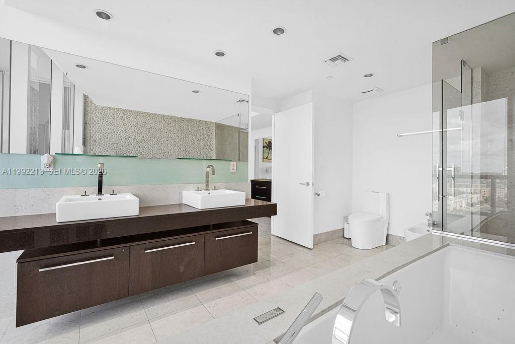 JADE OCEAN CONDO - Residential Lease