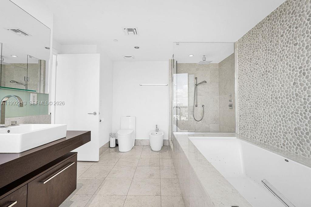 JADE OCEAN CONDO - Residential Lease