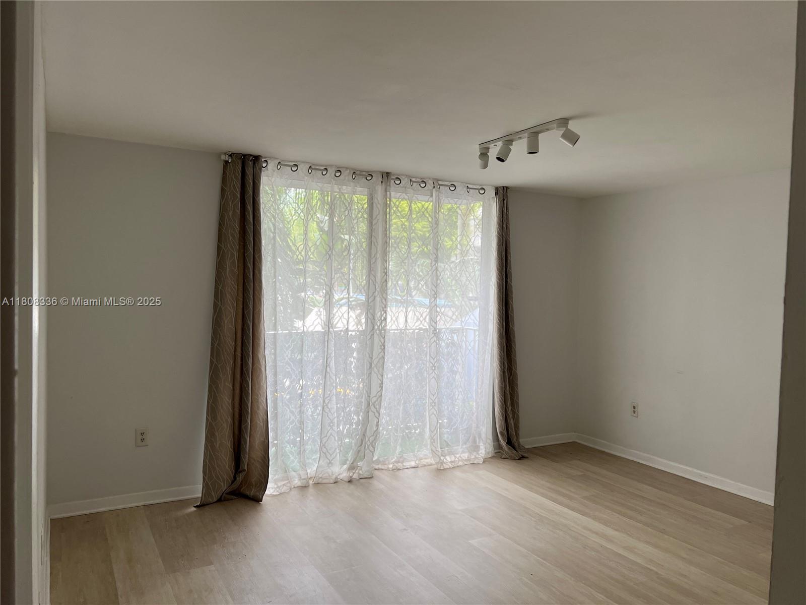 Rental Property at 1740 Nw N River Dr 221, Miami, Broward County, Florida - Bedrooms: 1 
Bathrooms: 1  - $1,990 MO.