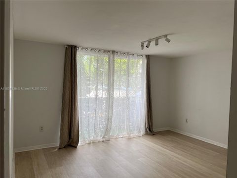 1740 NW N River Dr 221 Miami FL 33125