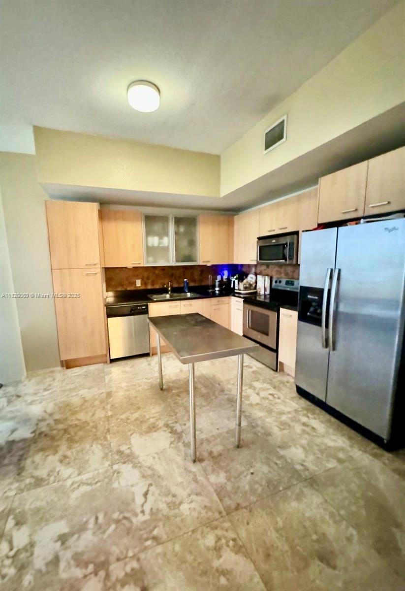 1350 NW 8th Ct B3-5