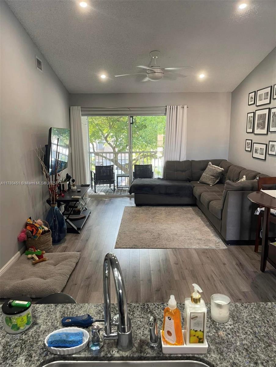 CHATEAU DE VILLE CONDO - Residential