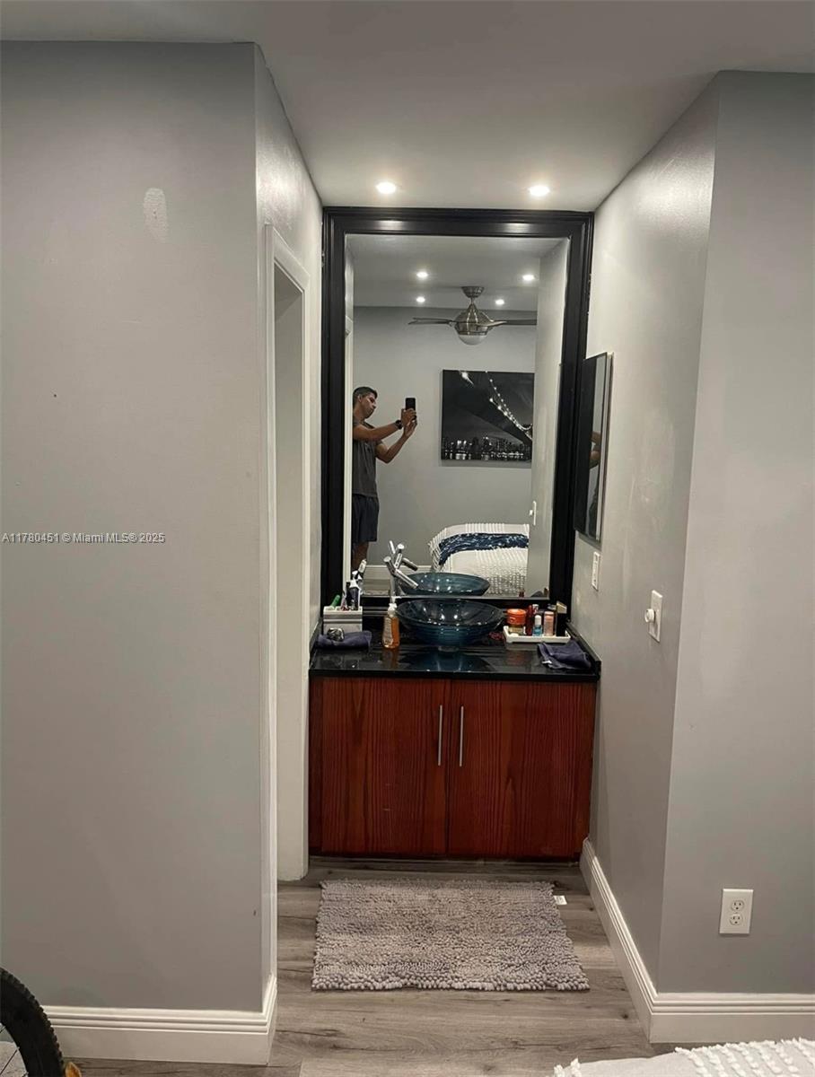 CHATEAU DE VILLE CONDO - Residential