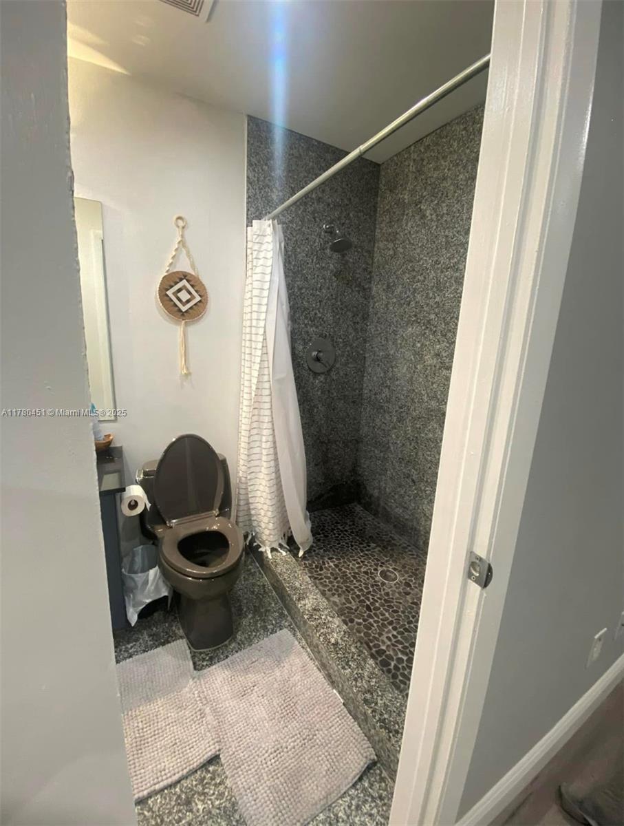 CHATEAU DE VILLE CONDO - Residential