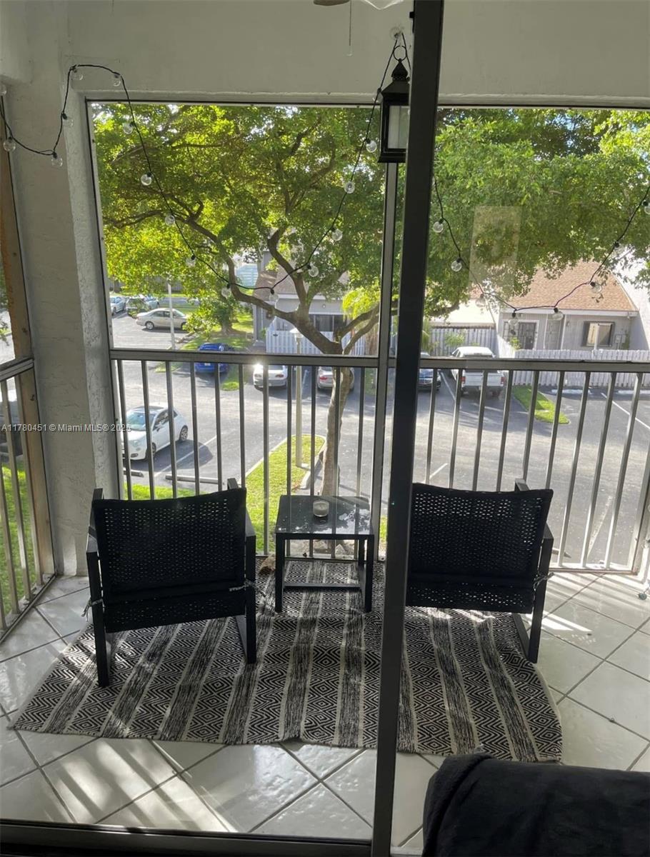 CHATEAU DE VILLE CONDO - Residential