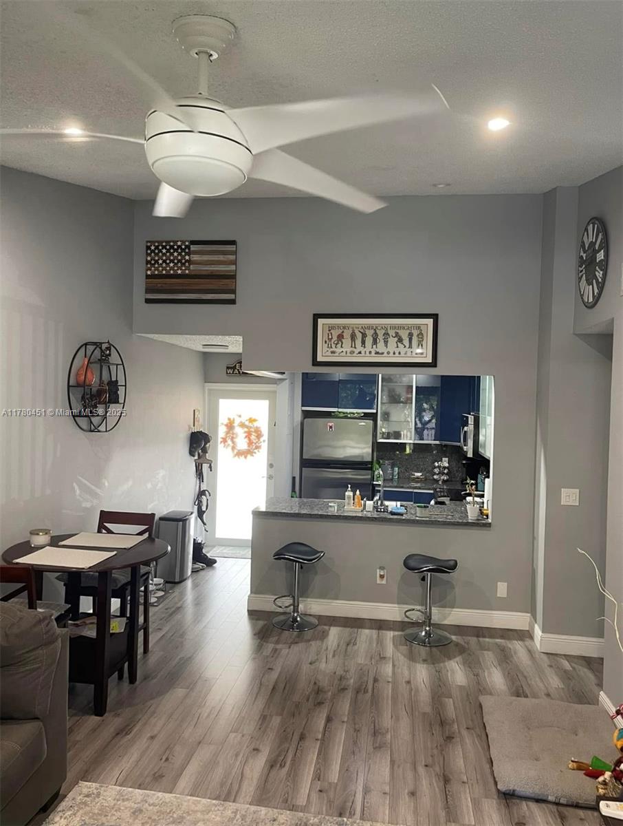 CHATEAU DE VILLE CONDO - Residential