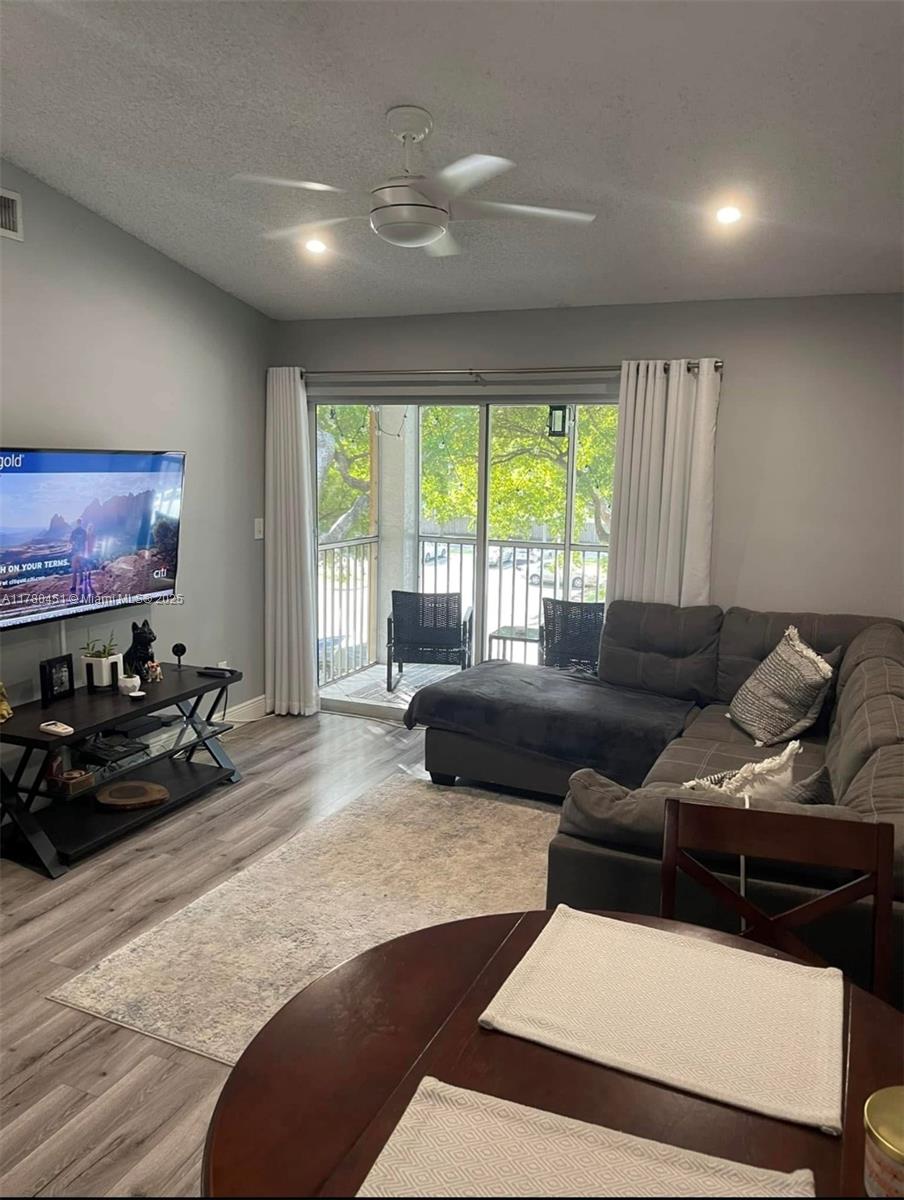 CHATEAU DE VILLE CONDO - Residential
