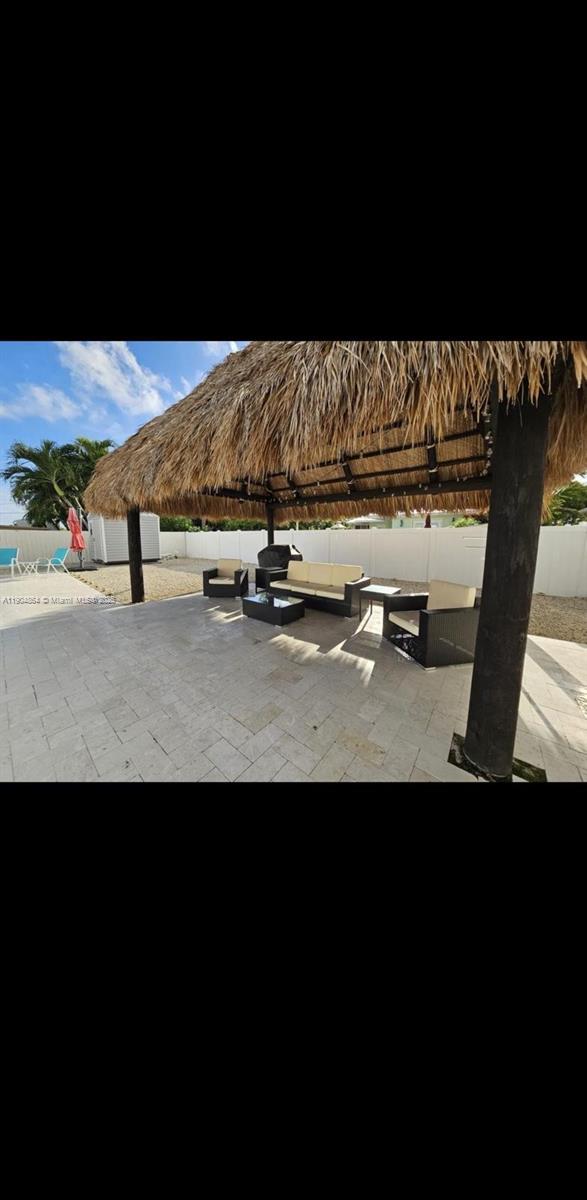 HARBOR SHORES - Residential