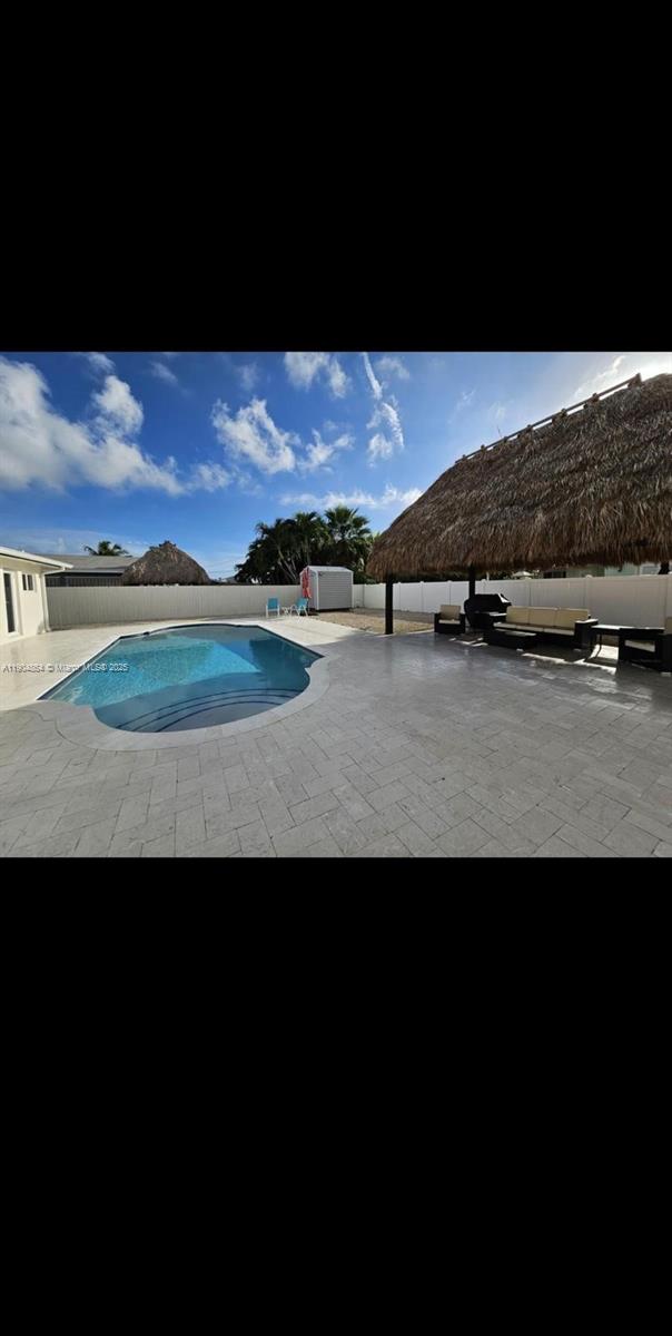 HARBOR SHORES - Residential