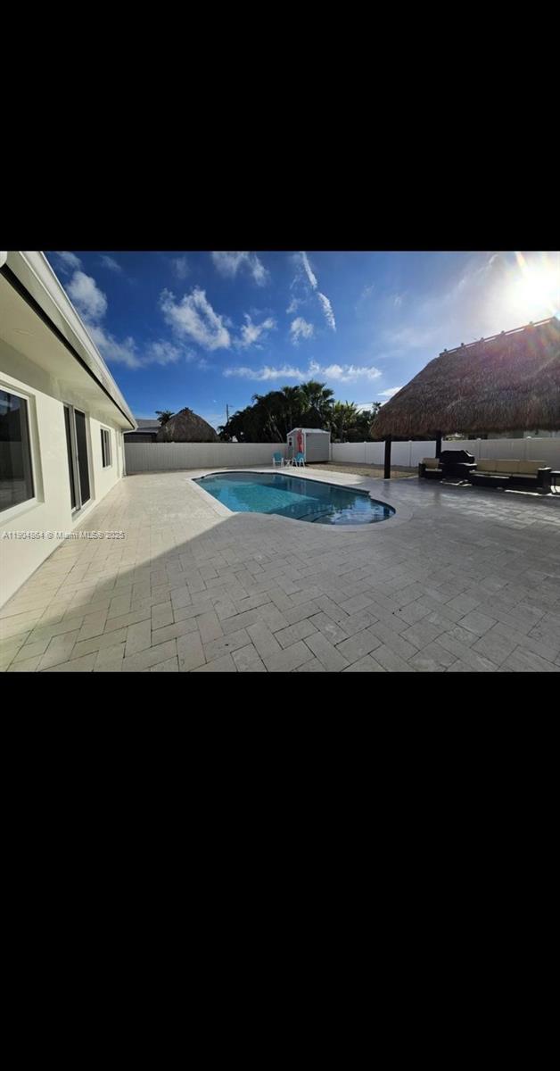 HARBOR SHORES - Residential