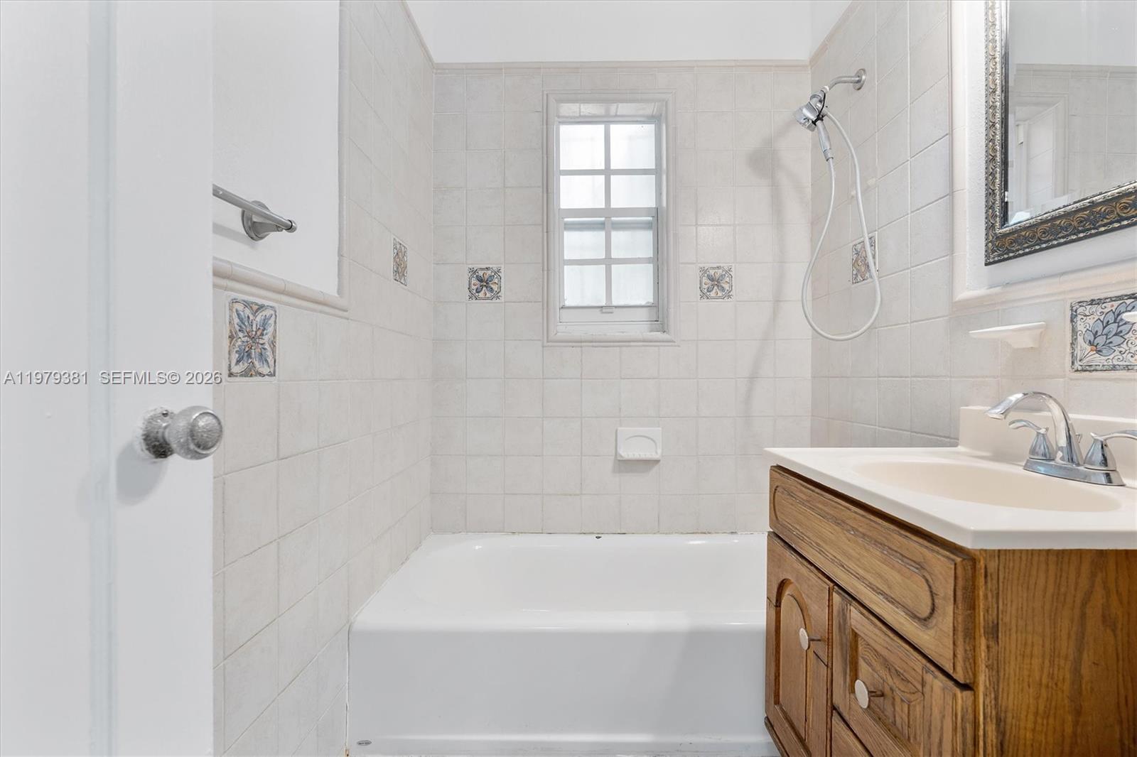 GRAPELAND PARK - Residential