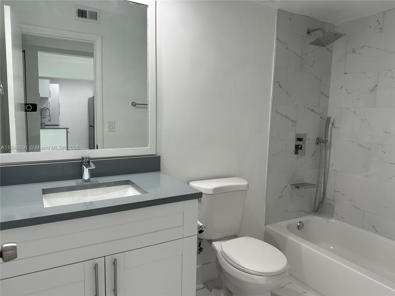 CASA DEL RIO CONDO - Residential Lease