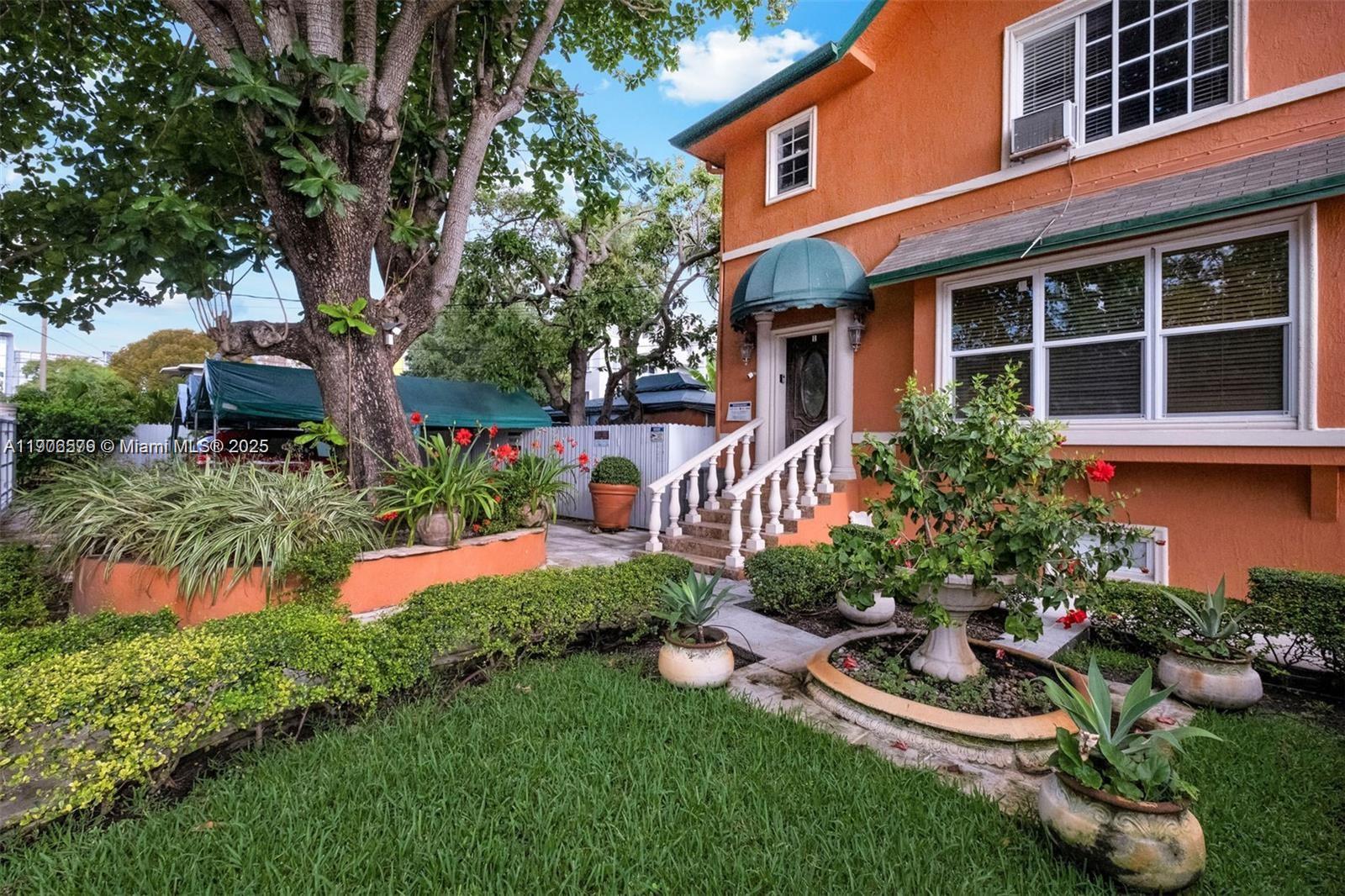 LAWRENCE ESTATE LAND COS - Residential Lease