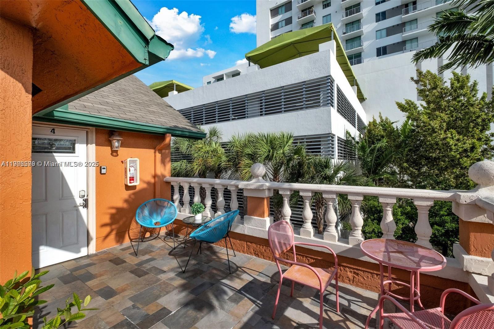 LAWRENCE ESTATE LAND COS - Residential Lease