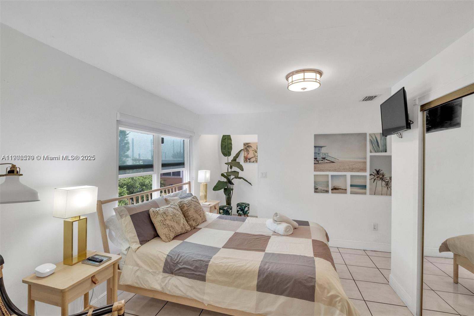 LAWRENCE ESTATE LAND COS - Residential Lease