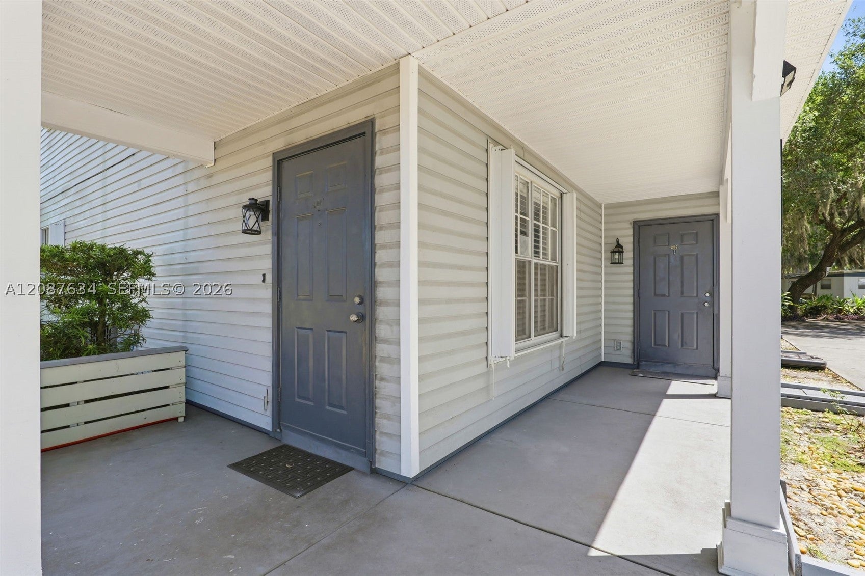 207 SE 6TH Avenue
