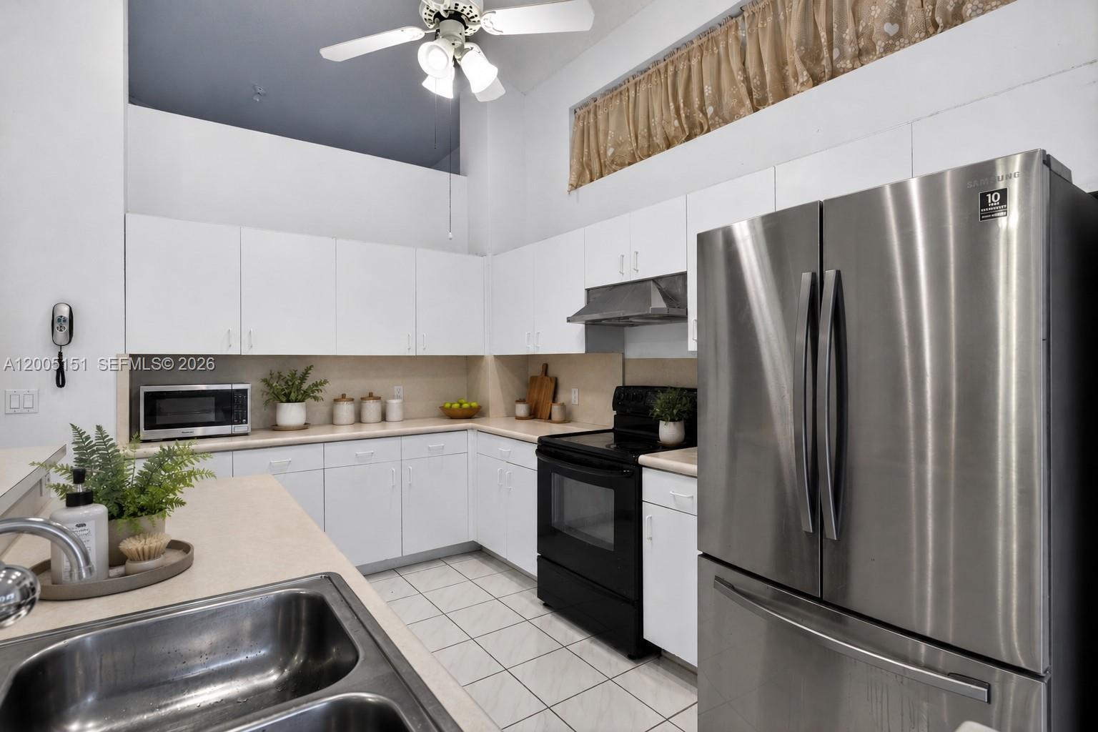 EMBASSY LAKES PHASE II - Residential