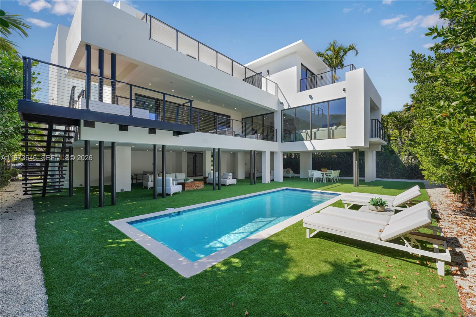 TROPICAL ISLE HOMES SUB 4 - Residential