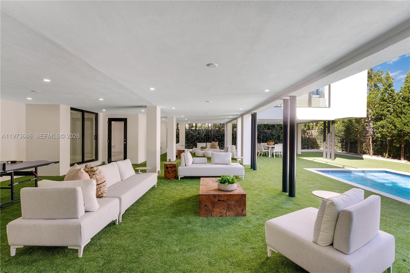 TROPICAL ISLE HOMES SUB 4 - Residential