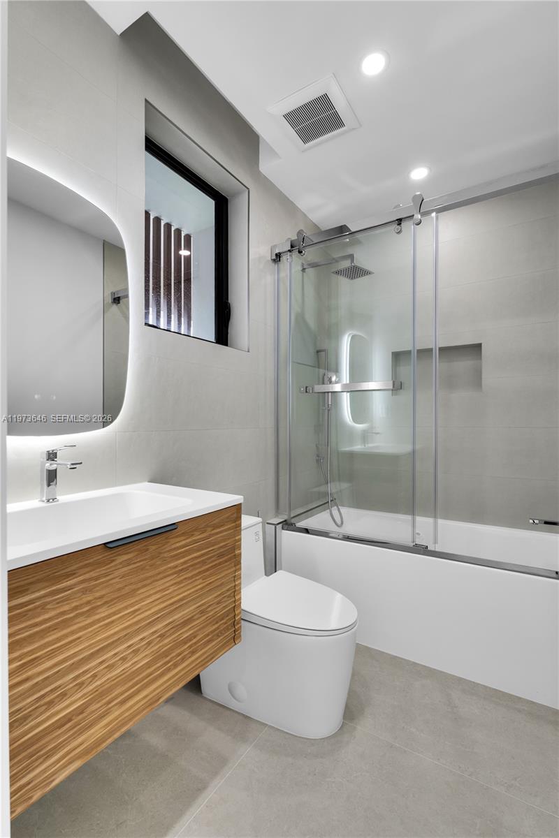 TROPICAL ISLE HOMES SUB 4 - Residential