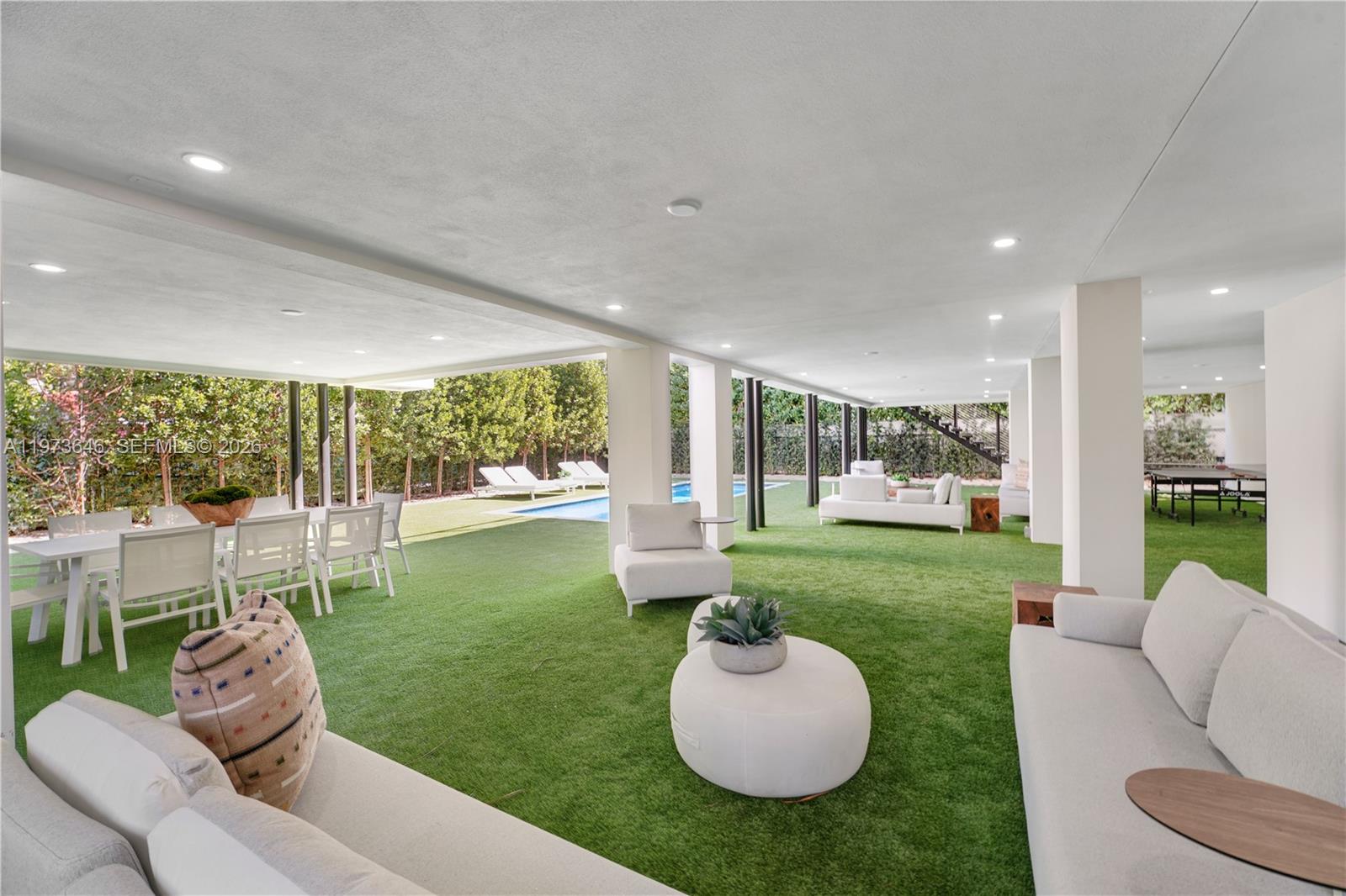 TROPICAL ISLE HOMES SUB 4 - Residential