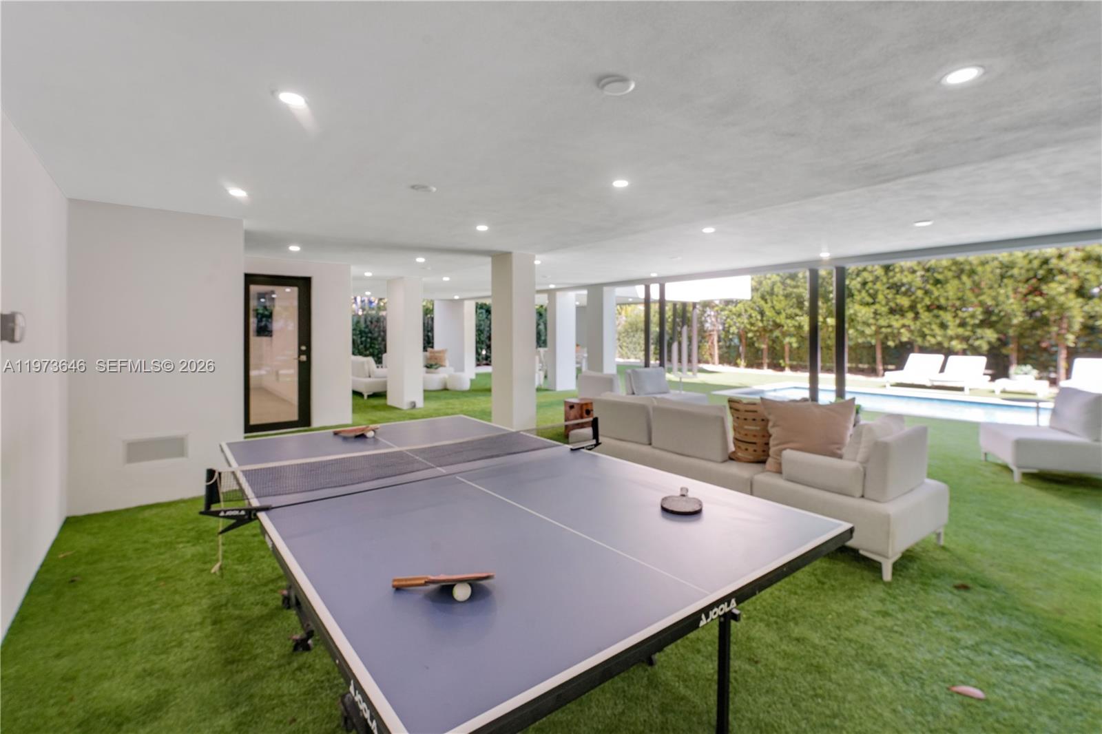 TROPICAL ISLE HOMES SUB 4 - Residential