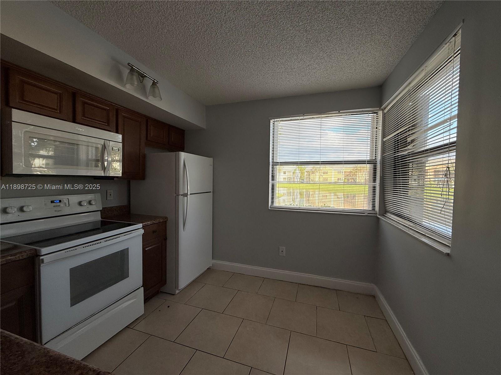 LAKESHORE CONDO #2 - Residential Lease