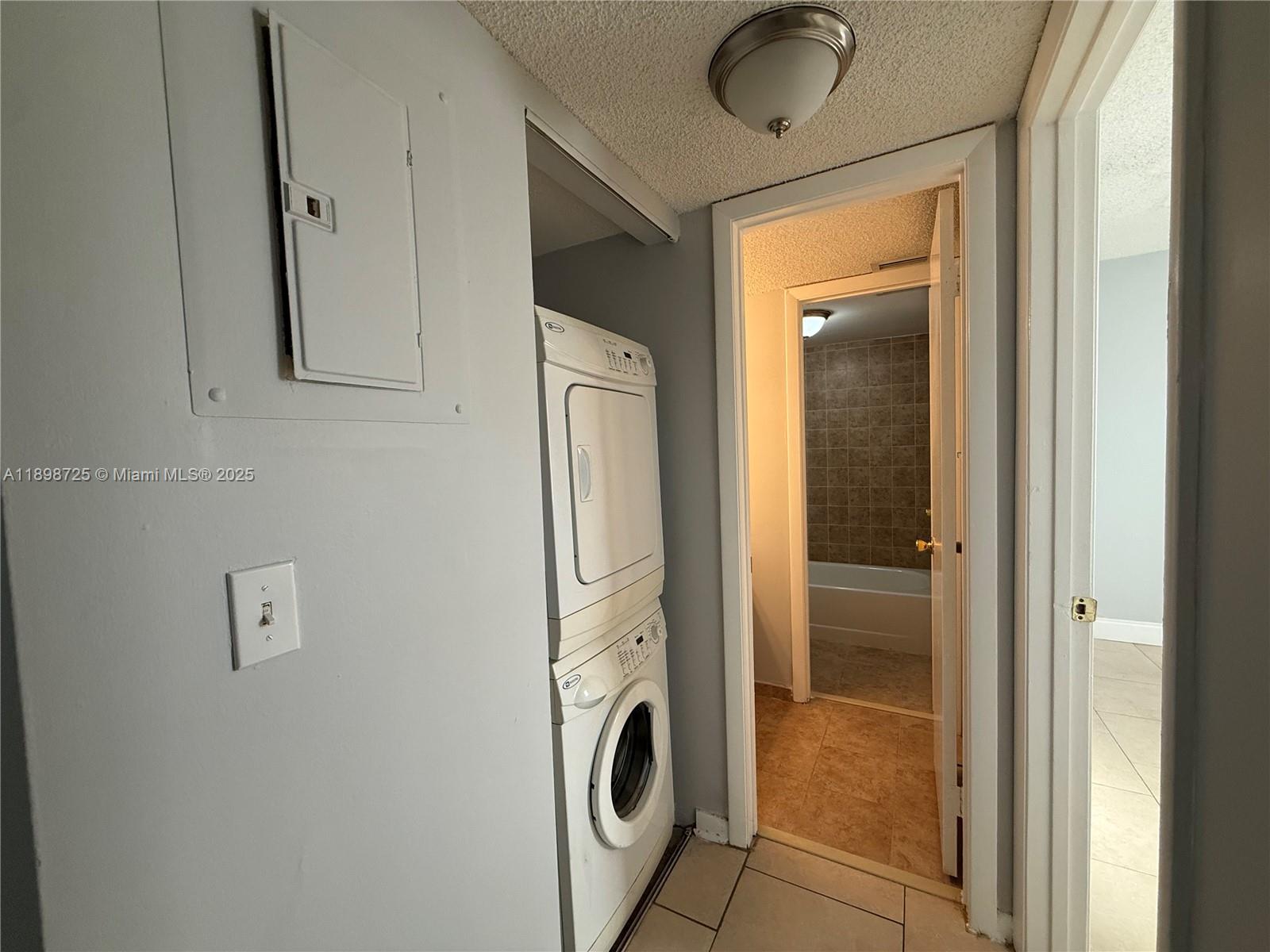 LAKESHORE CONDO #2 - Residential Lease