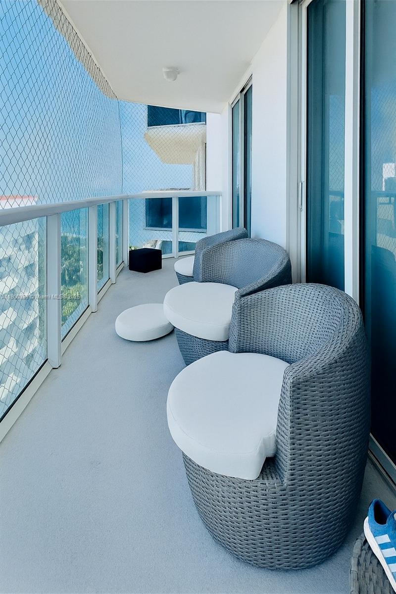 THE RIVIERA CONDO - Residential Lease