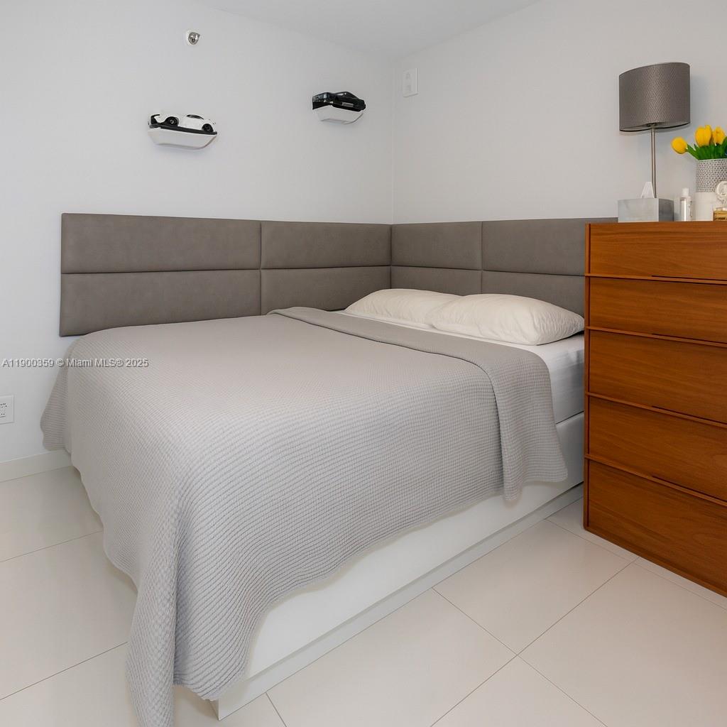 THE RIVIERA CONDO - Residential Lease