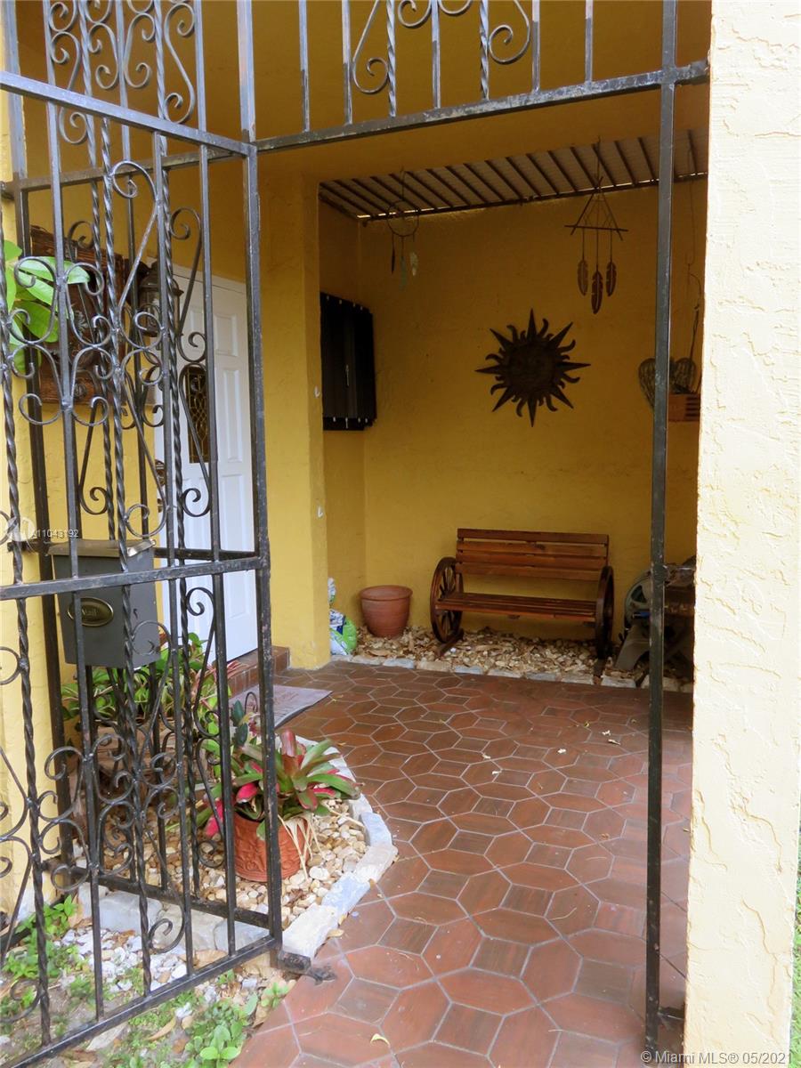 TARACOMA TOWNHOMES CONDO - Residential